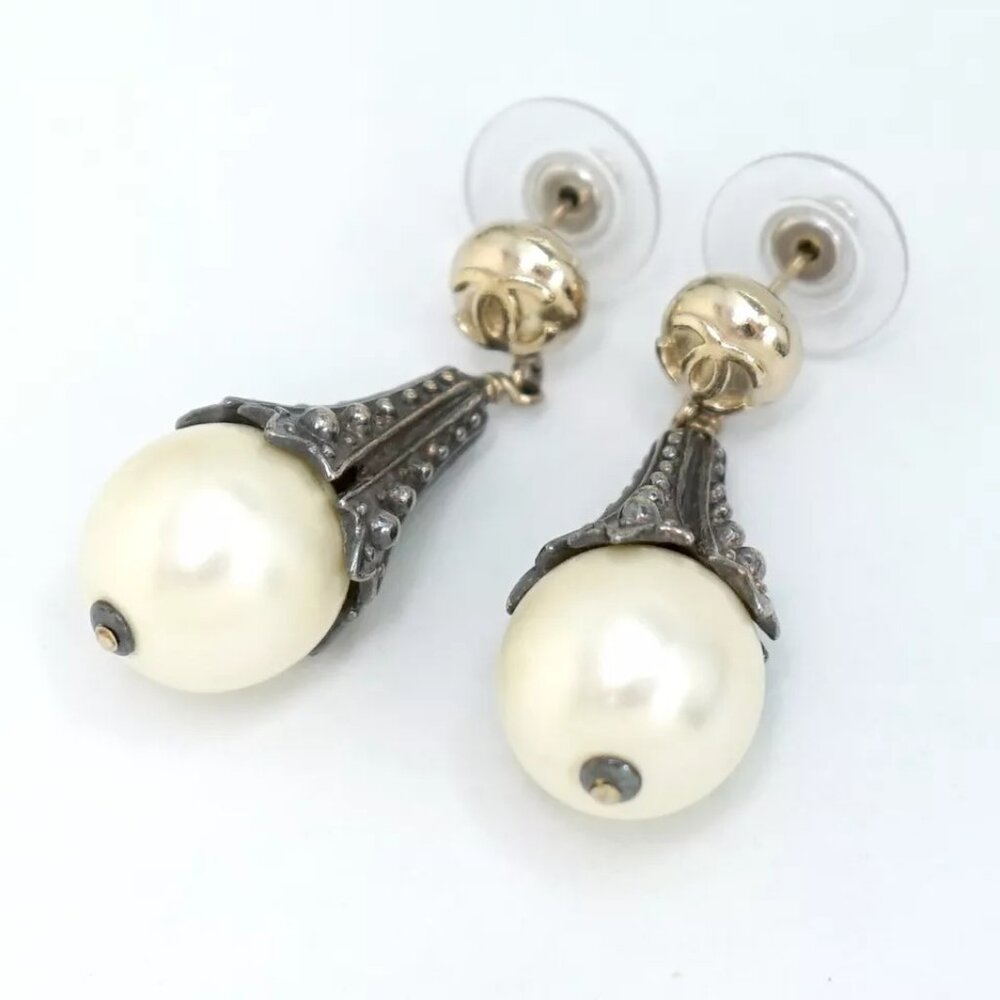 CHANEL CC Logos Pearl Dangle Stud Earrings Silver Gold Tone 03P Auth w/Box